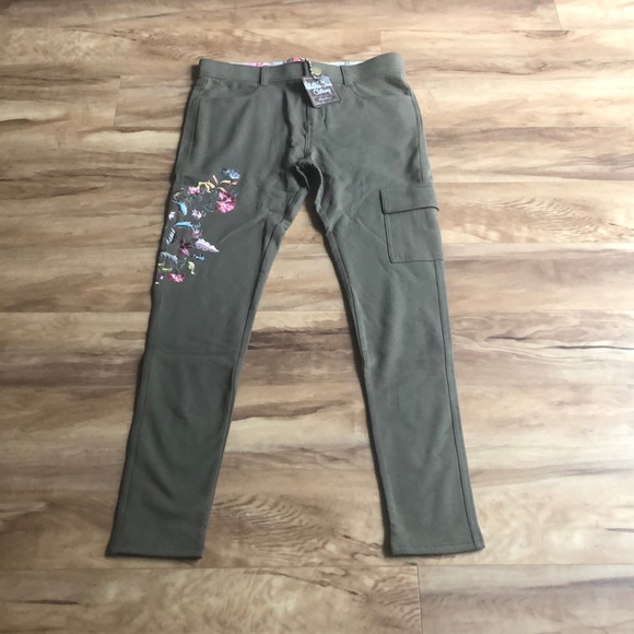 Matilda Jane floral embroidered woman’s leggings - Picture 3 of 8